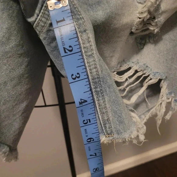 Madden NYC Distressed Destroyed Denim shorts Womens Junior 7 Summer Beach Vacay - Picture 6 of 6